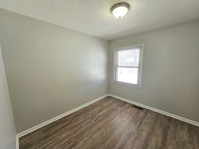 Photo - Updated 3 bedroom home located off Bardstown Rd!