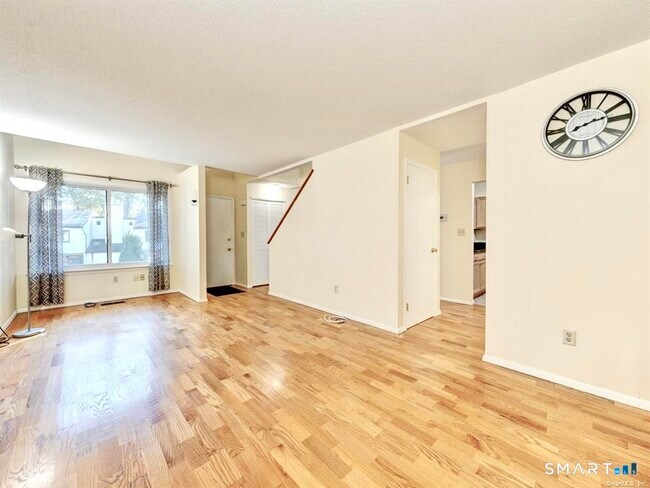 Foto del edificio - 122 Cottonwood Rd