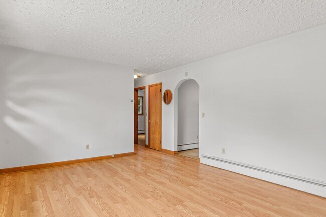 Foto del edificio - 1313 Giles Rd