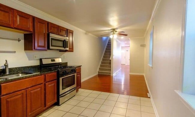 Building Photo - 2028 E Fayette St