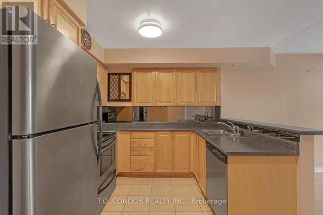 Building Photo - 33 Elm Dr W