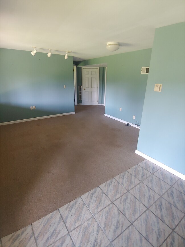 Building Photo - 65 Harms Way