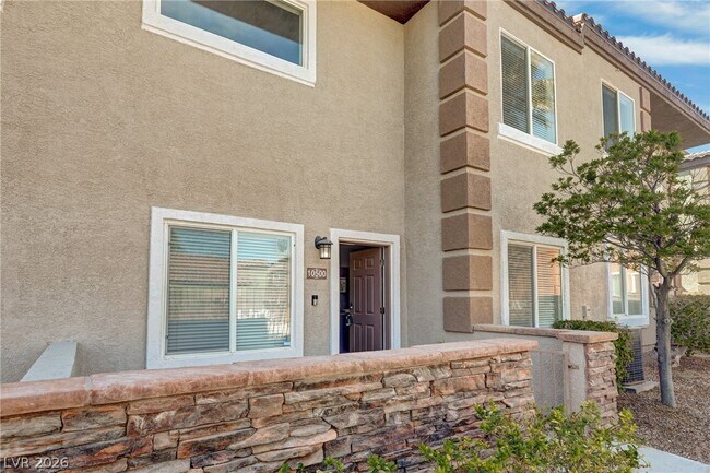 Foto del edificio - 10500 Nordic Cliff Ave