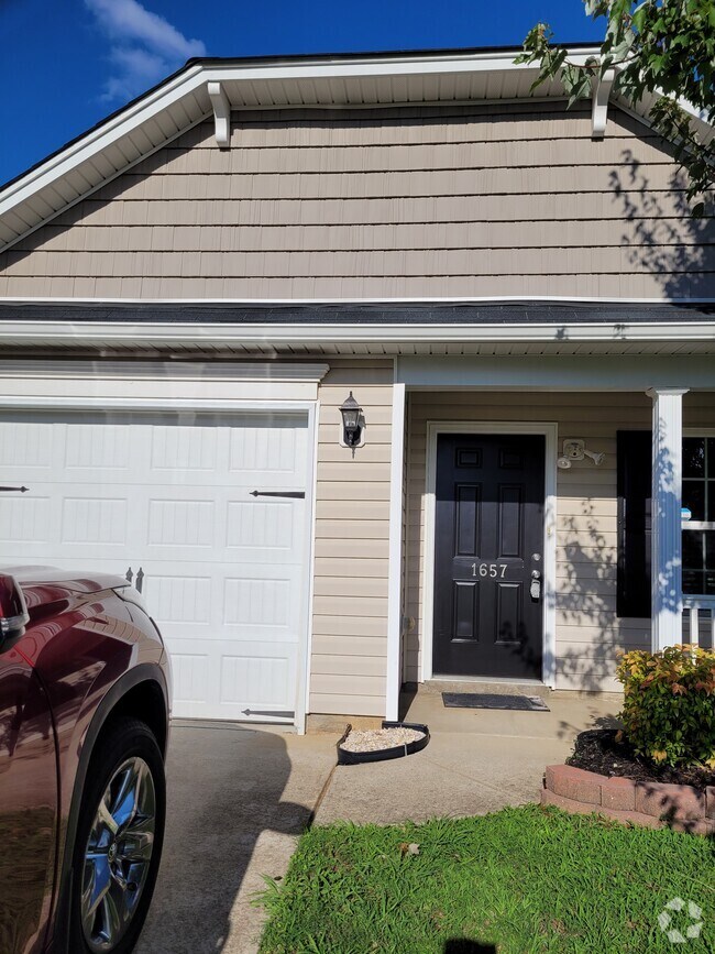 Maybrook Crossings Student Apartments for Rent Raleigh, NC 3