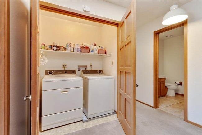 Building Photo - 5546 Homestead Way
