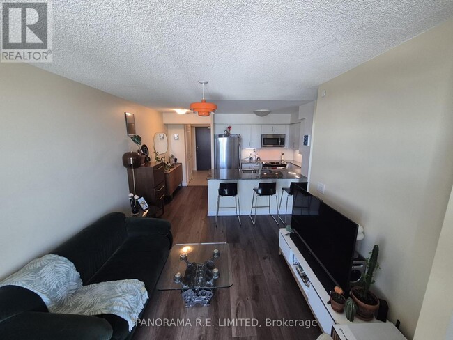 Building Photo - 205 Sherway Gardens Rd