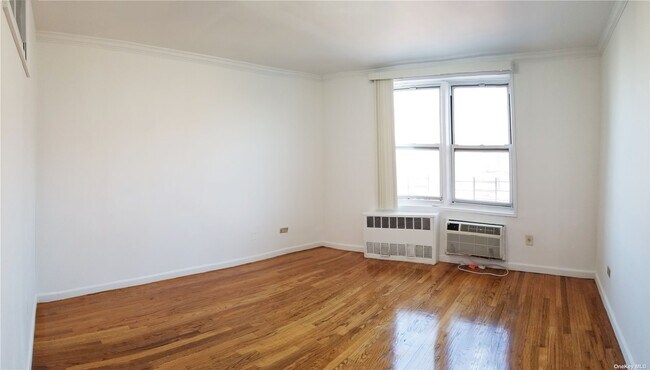 Foto del edificio - 51-33 Goldsmith St