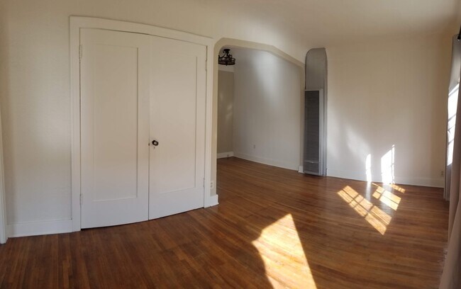 Foto del edificio - 440 N Lake St