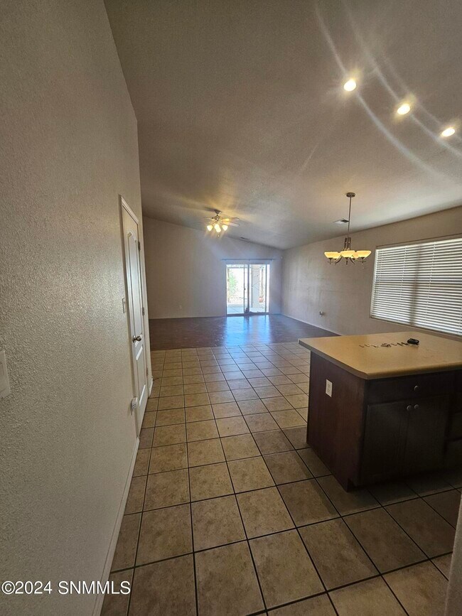 Building Photo - 2499 Silver Sage Dr