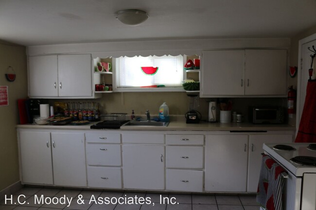 Building Photo - 1 br, 1 bath House - 273 N. 300 W.