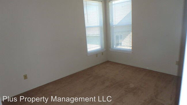 Building Photo - 1025 NE Rambling Ln
