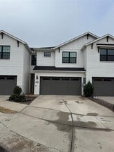 Building Photo - 1108 Bowie Dr