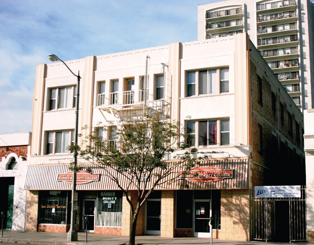 Primary Photo - 717-721 Pine Ave