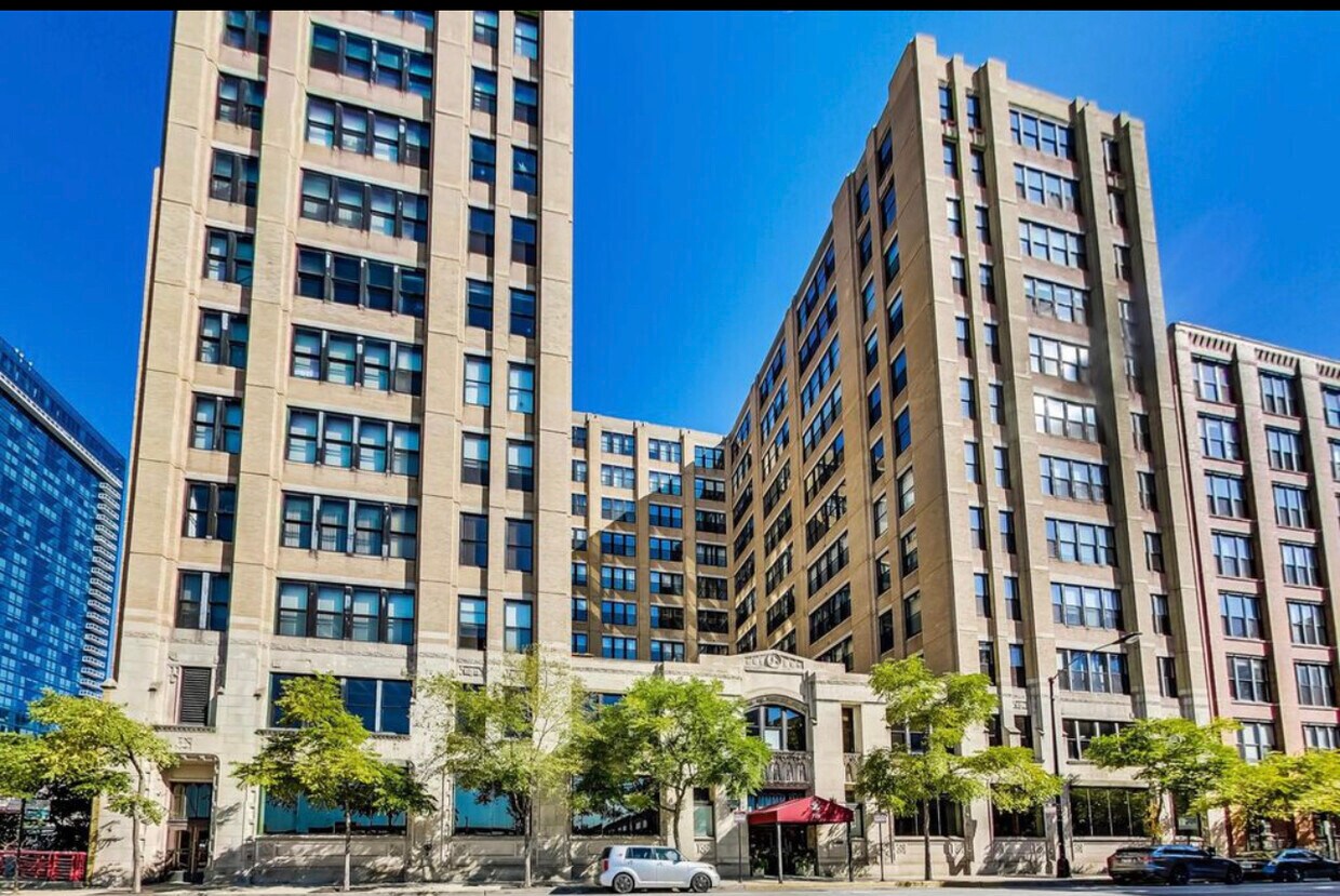 Primary Photo - 728 W Jackson Blvd