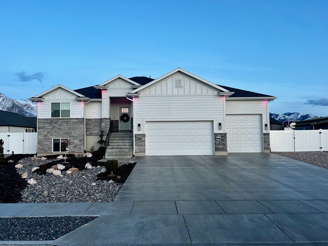 Primary Photo - 3106 N 2525 W
