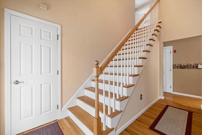 Building Photo - 23 Manor Ln