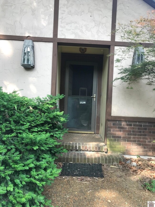 Building Photo - 1075 Friedman Ln