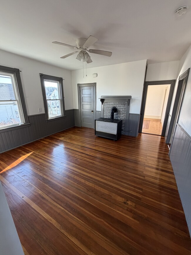 Building Photo - 168 Brownell St