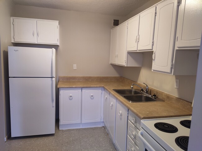 Kitchen - 363 Geneva St