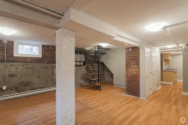Building Photo - 38 Cherry St