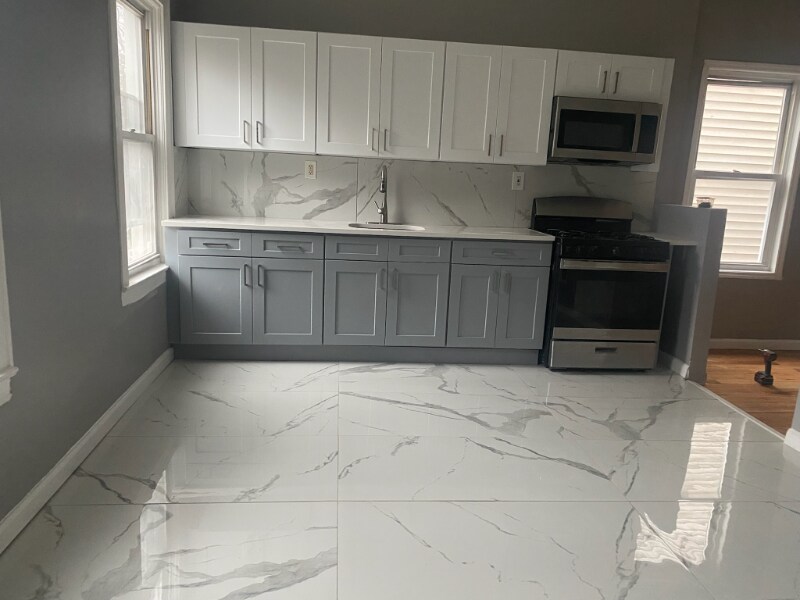 Primary Photo - 98 Garside St