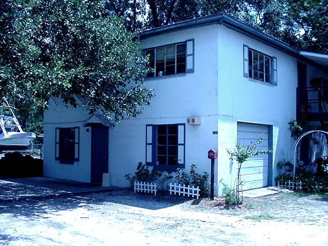 Building Photo - 3705 Edgewater Dr