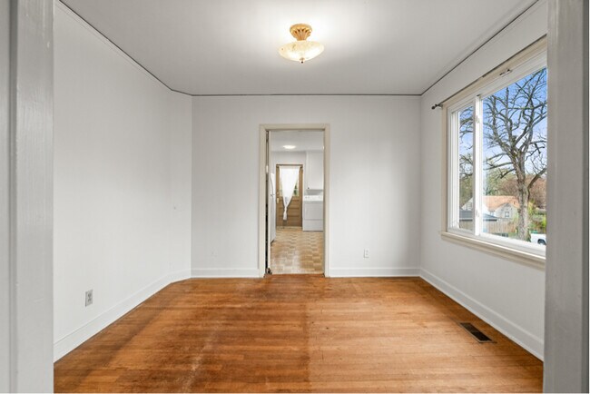 Foto del edificio - 1625 N Grant St