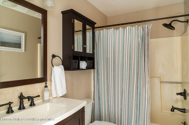 Building Photo - 7 Marina Dr