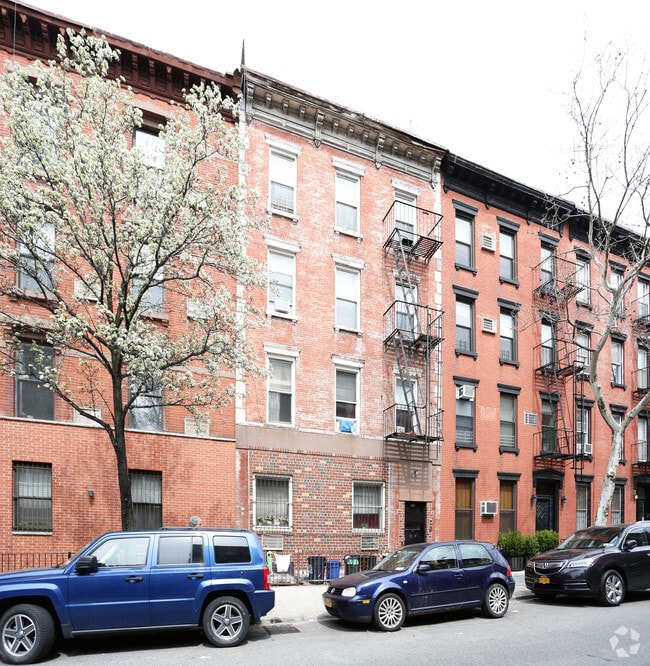 Building Photo - 213 Sackett St