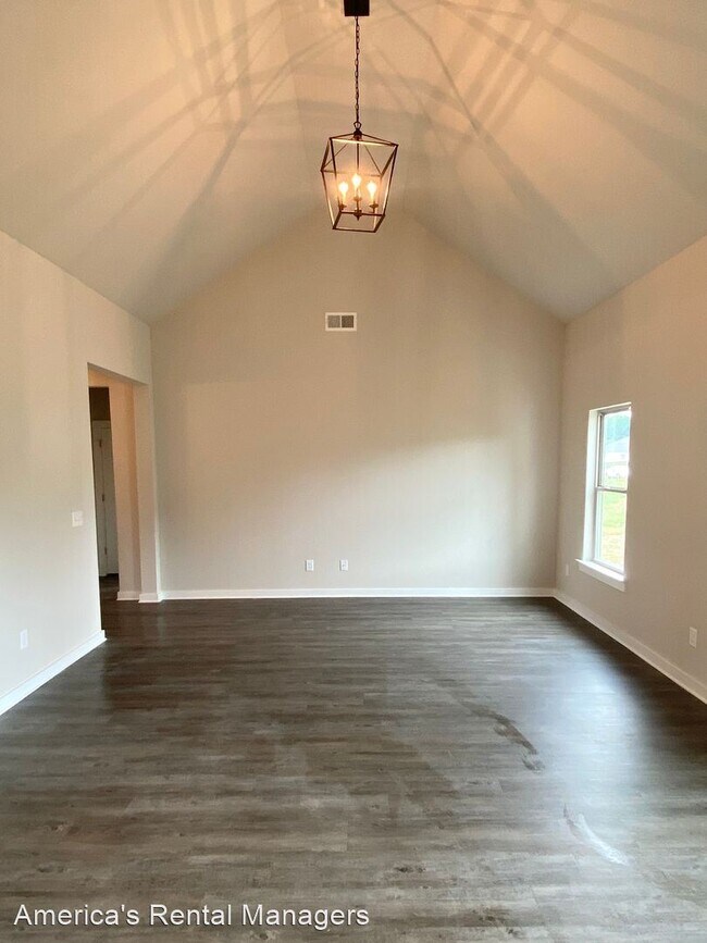 Building Photo - 4 br, 2 bath House - 156 Wolf Lane