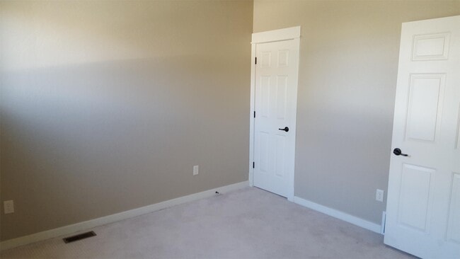 Building Photo - 146 Kimball Ave
