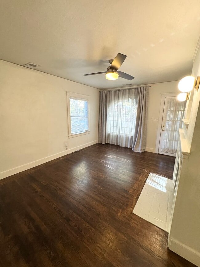 Building Photo - 2705 Freeport Blvd