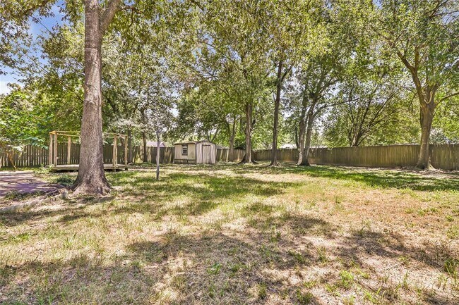 Building Photo - 2414 Chanay Ln