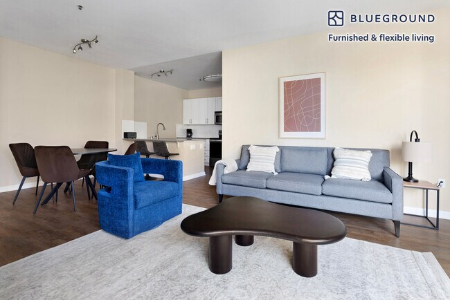 Foto del edificio - 5684 Bay St