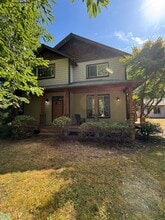 Building Photo - 3000 Lindsay Ave