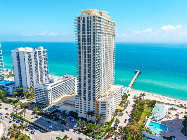 Foto del edificio - 16699 Collins Ave