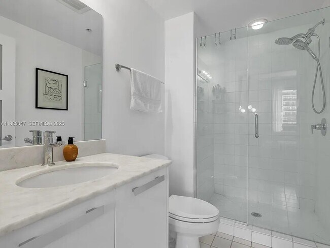 Foto del edificio - 601 NE 36th St