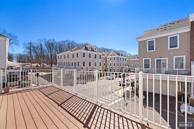 Building Photo - 61 Roosevelt Dr