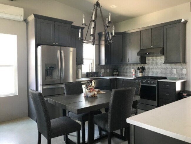 Foto del edificio - 1251 Canyon Shores