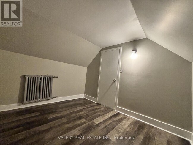 Photo du bâtiment - 1091 Highland Ave