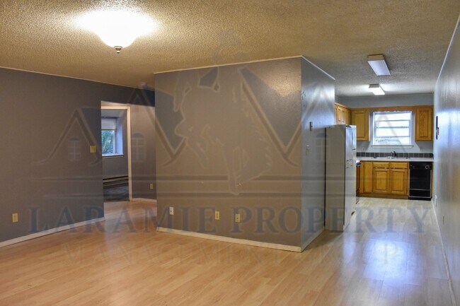 Foto del edificio - 3 Bedroom 2 Bathroom Apartment