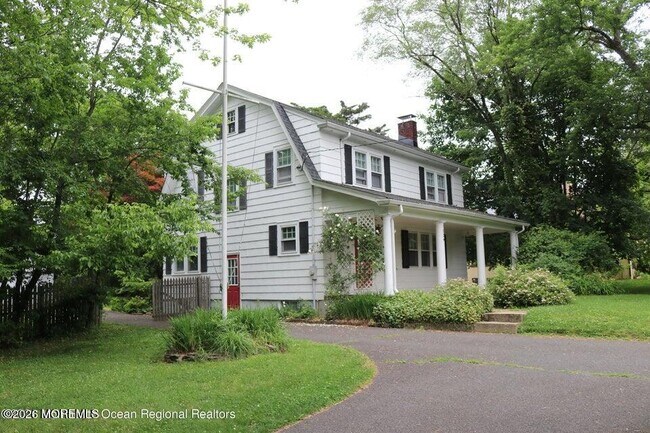 Foto del edificio - 129 Rumson Rd