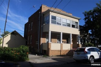 Building Photo - 74 Westminster Pl