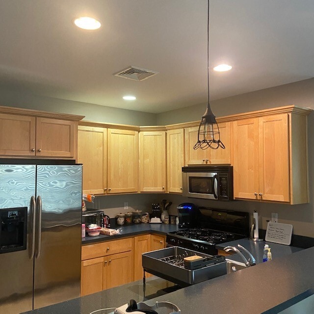 Kitchen - 141 E Wildwood Ave
