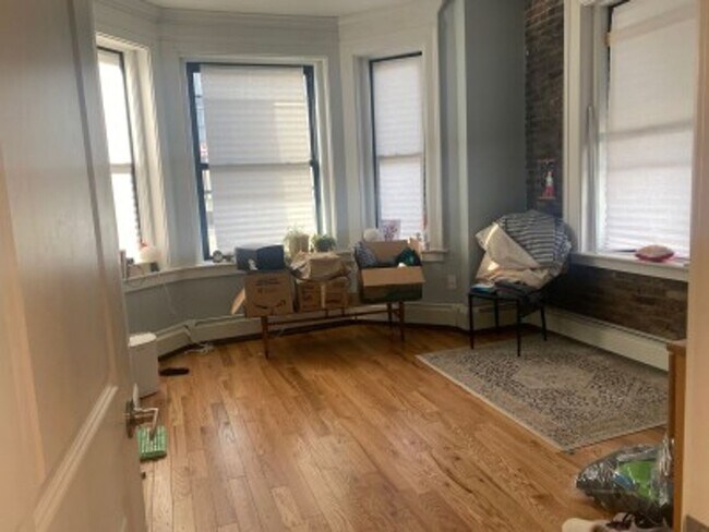 Building Photo - HOT ALLSTON LISTING!!!!