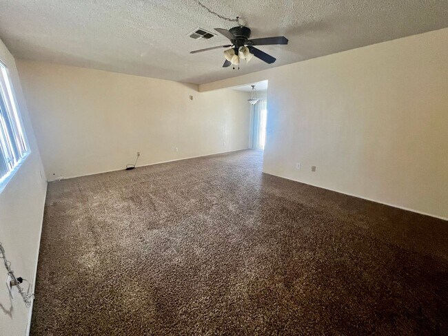 Foto del edificio - 2 Bedroom 1 Bath - Chocolate Drop Area