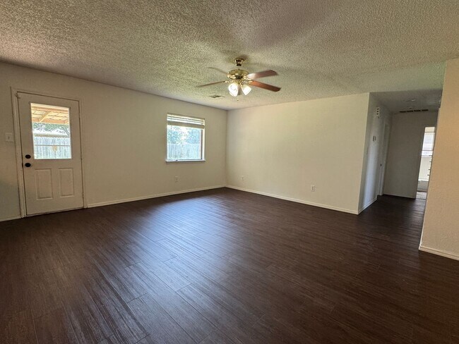 Foto del edificio - 4718 SE 47th-COMING SOON!