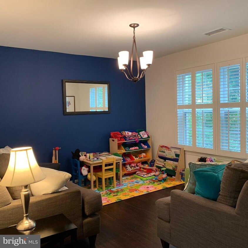 Primary Photo - 5983 First Lndg Wy