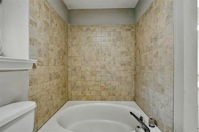 Building Photo - 560 Dandelion Dr