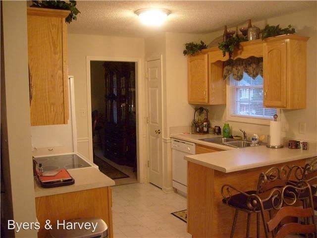 Foto del edificio - 4 br, 3 bath House - 1344 Bluebonnet Dr